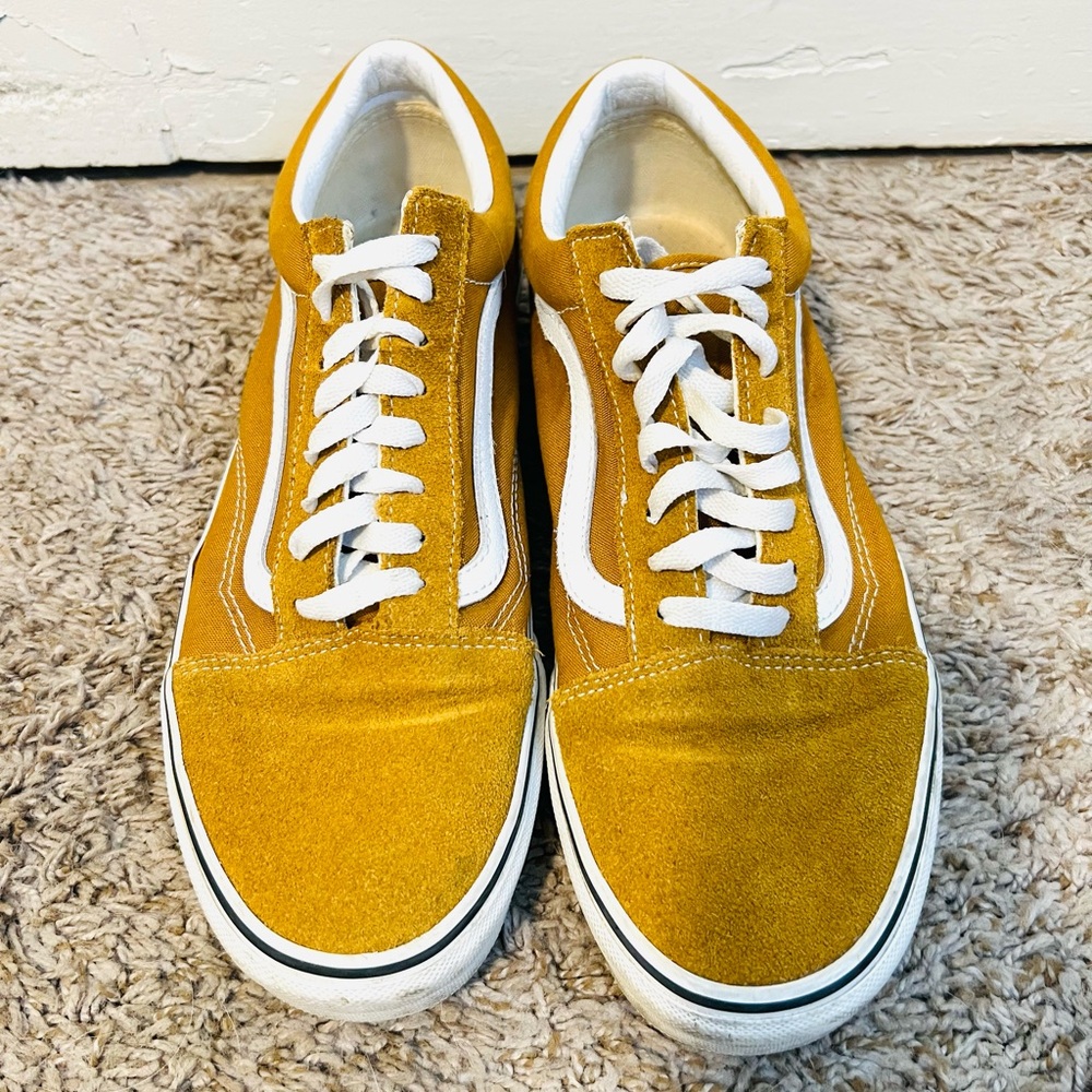 Mens 10.5 women’s 12 old skool vans yellow